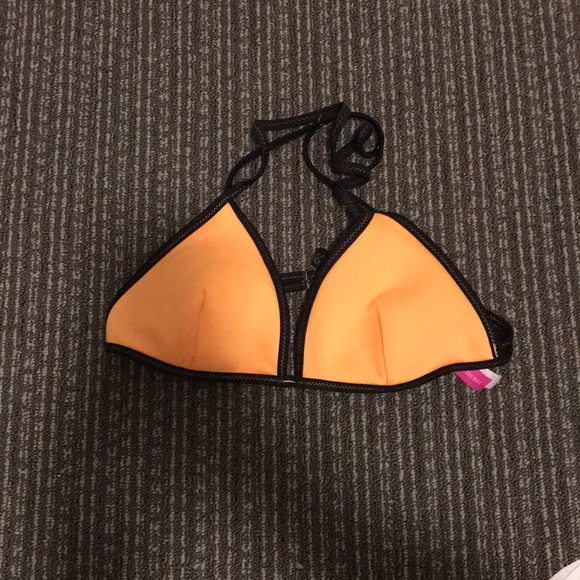Victoria’s Secret bikini top - Picture 1 of 1